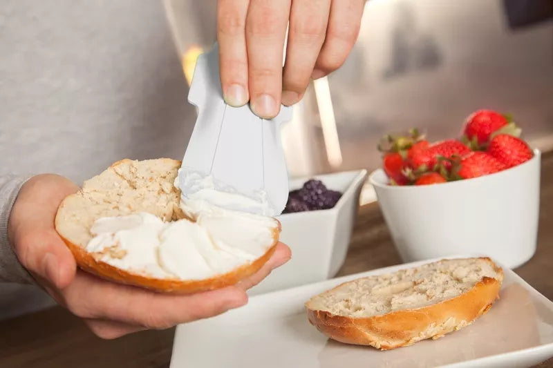 Quirky Scoop – baltas matavimo šaukštelis ir mentelė