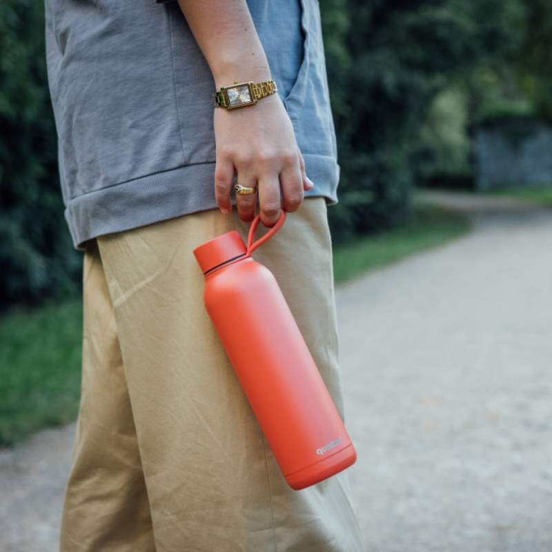 Quokka Solid Su dirželiu - Nerūdijančio plieno termo buteliukas 630 ml su dirželiu (Oranžinė)