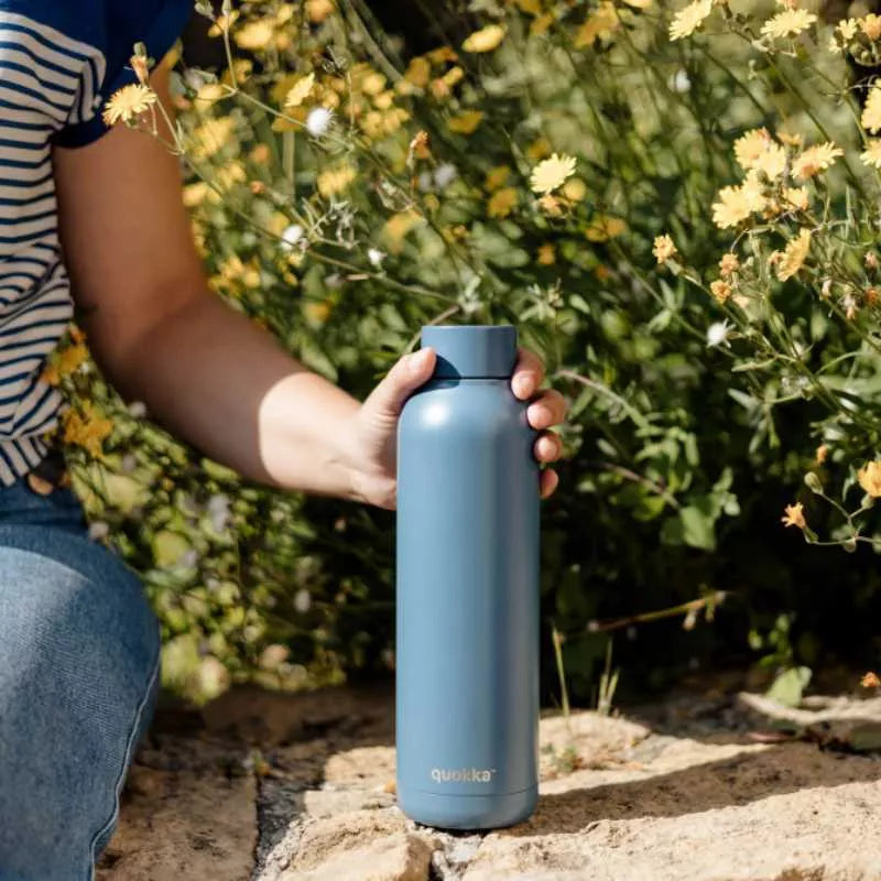 Quokka Solid – 630 ml nerūdijančio plieno termo buteliukas (akmeninis mėlynas)