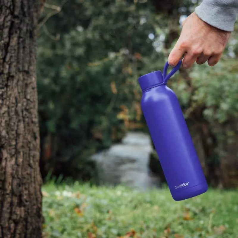 Quokka Solid Su Dirželiu – Nerūdijančio Plieno Termo Butelis 630 ml su Dirželiu (Vakaro Mėlynumo)